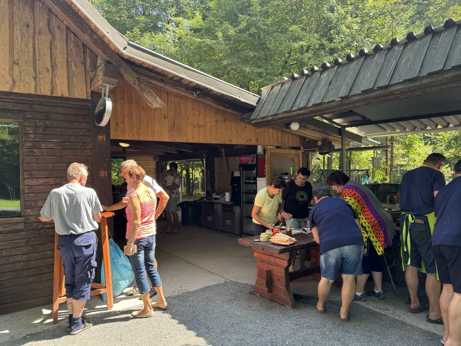 Čebelarski piknik v Potočah 2024